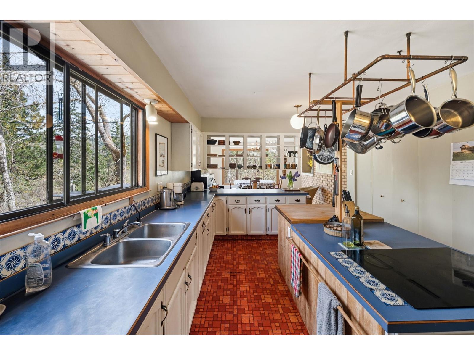 128 Farleigh Lake Road, Penticton