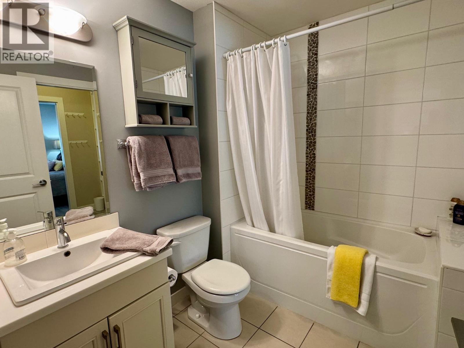 101 3229 Skyview Lane, West Kelowna