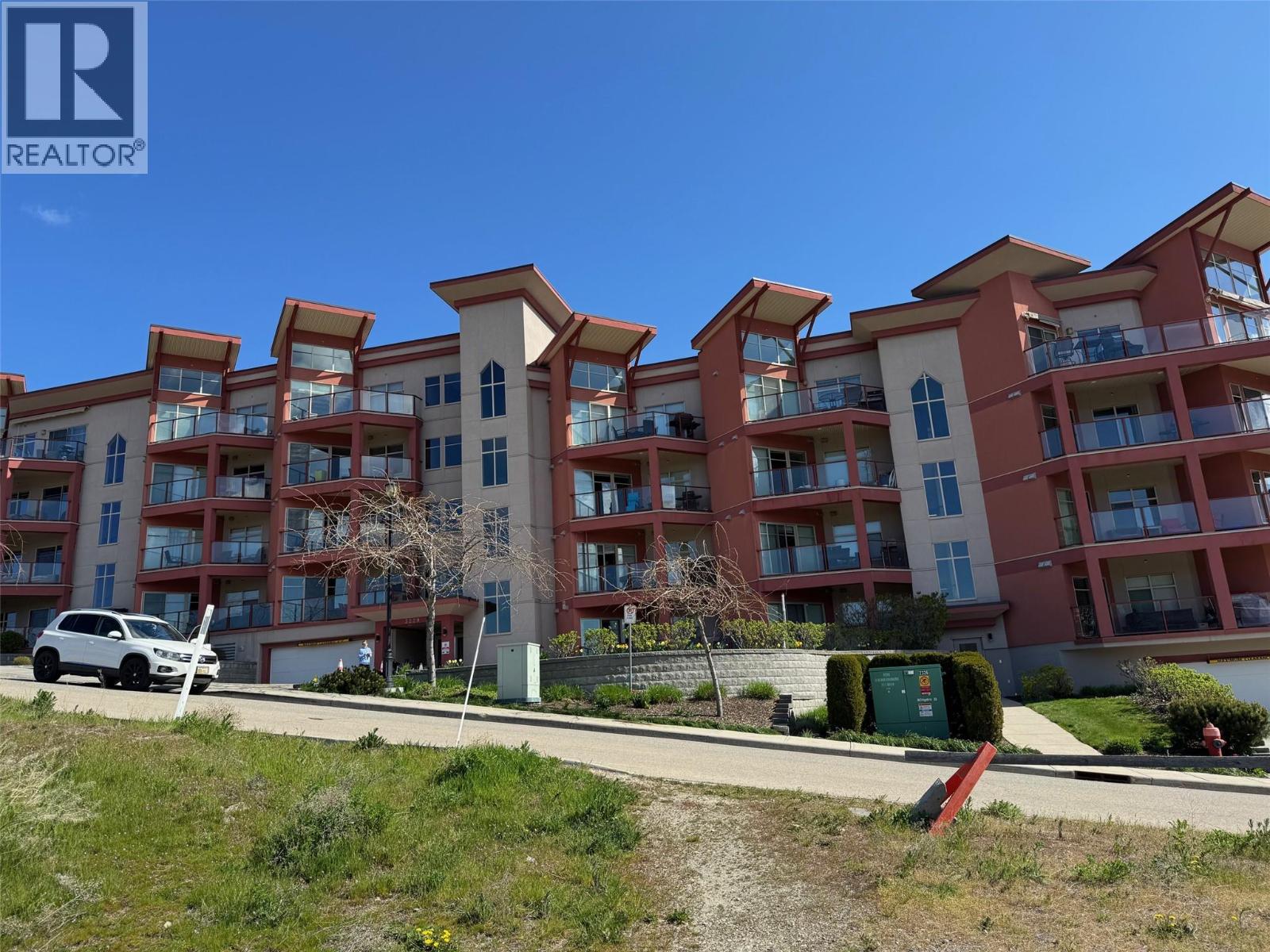101 3229 Skyview Lane, West Kelowna
