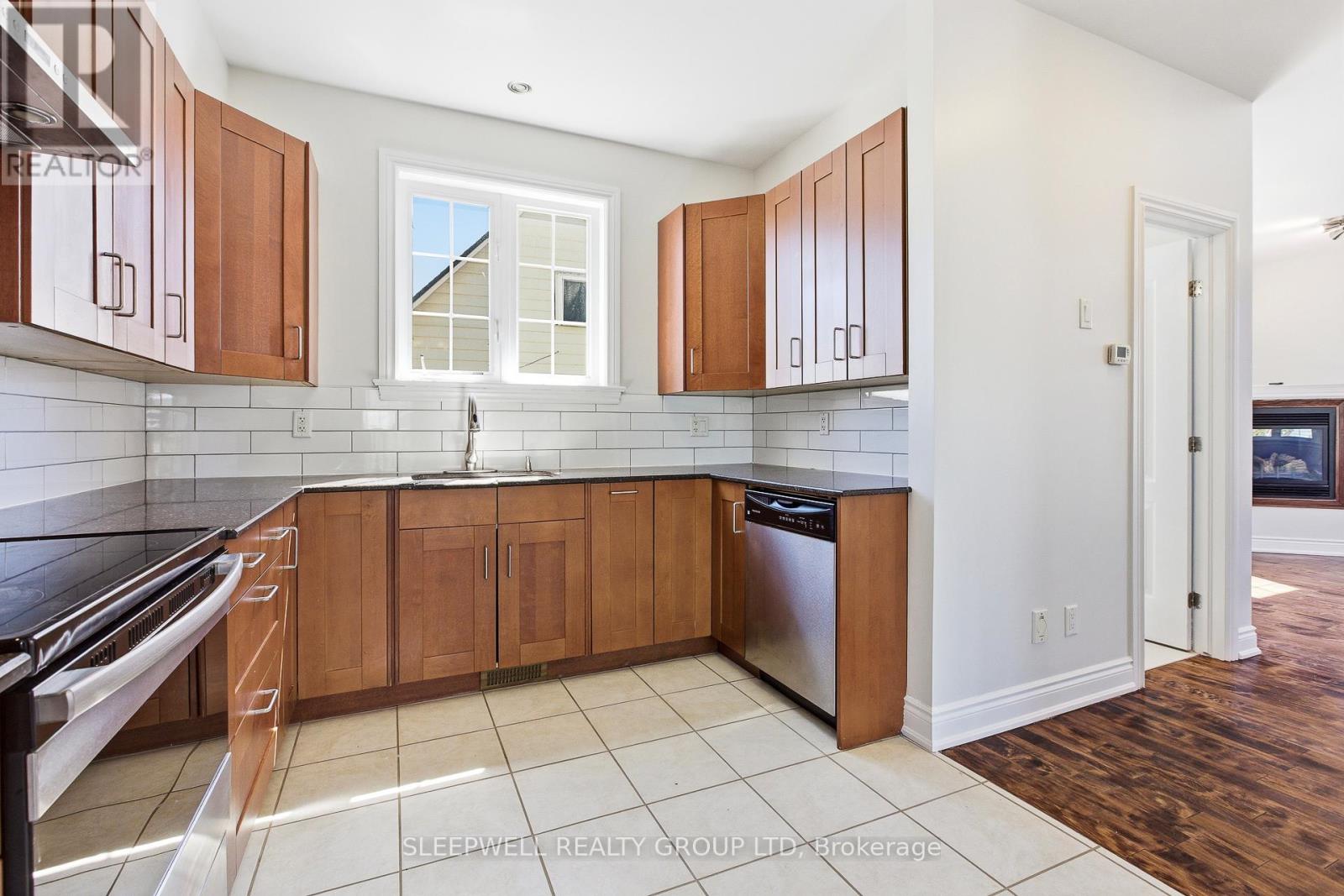 54 CHRISTIE STREET - 13