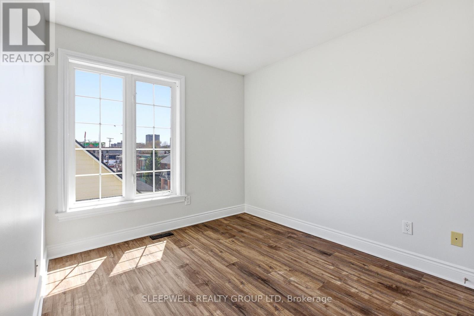 54 CHRISTIE STREET - 27