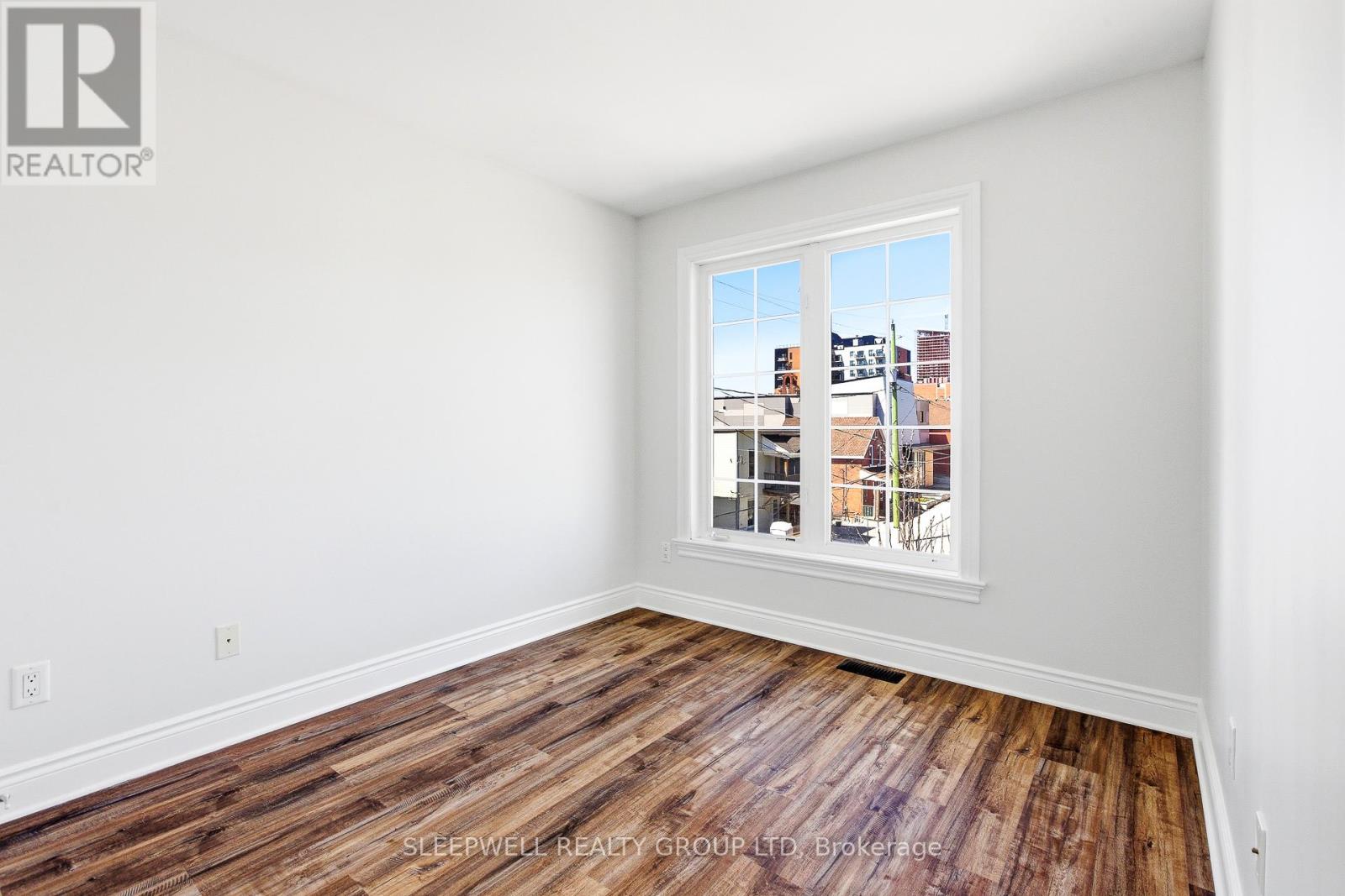 54 CHRISTIE STREET - 31