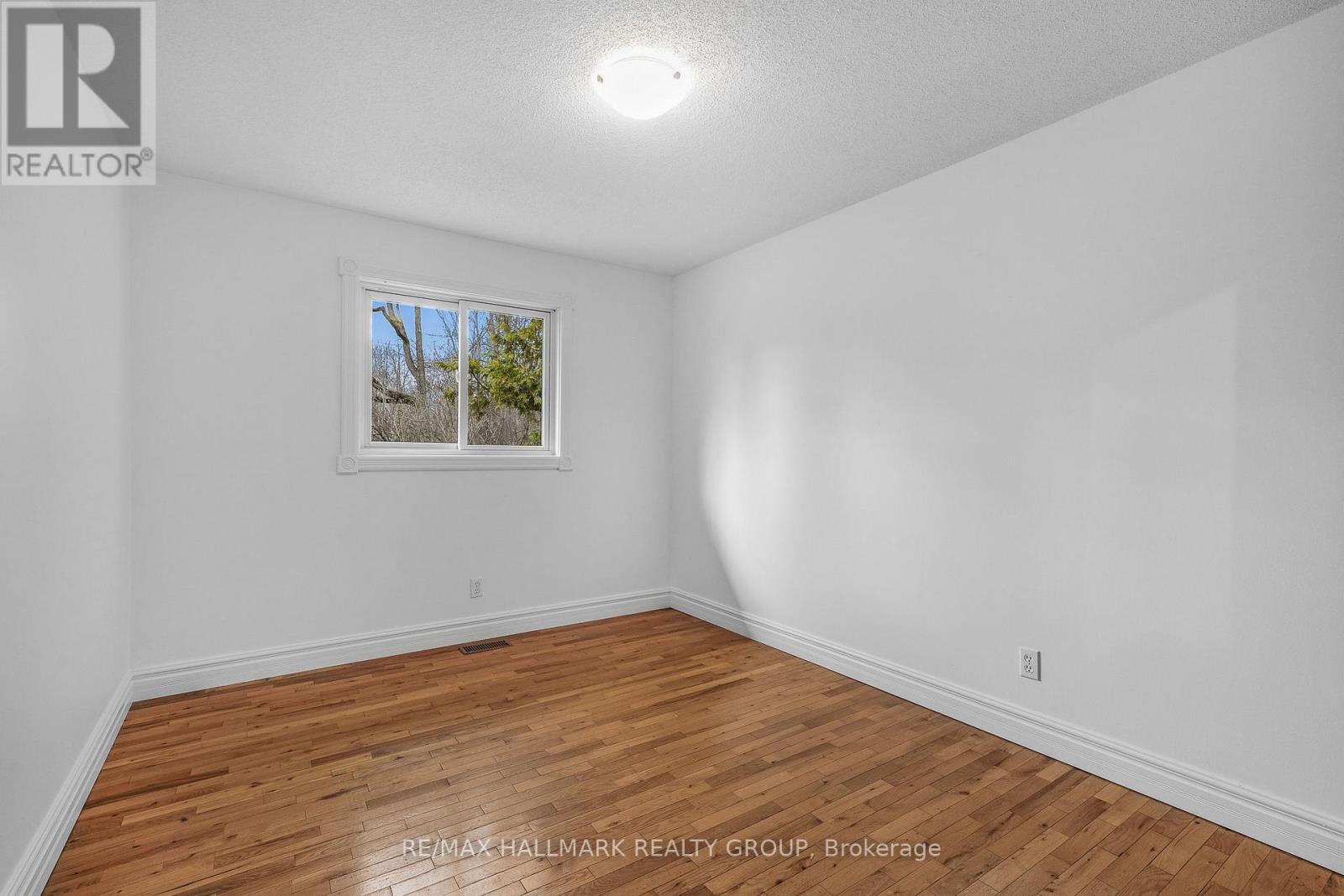 1 CLARENCE COURT - 17