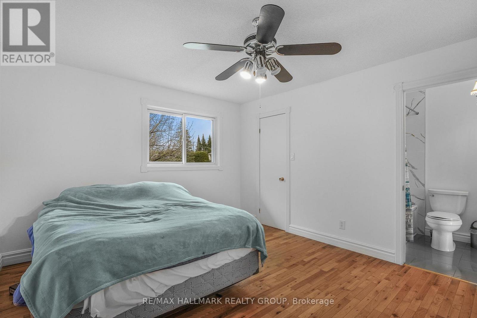 1 CLARENCE COURT - 19