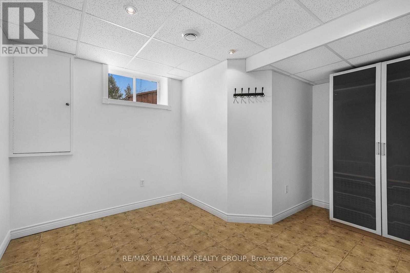 1 CLARENCE COURT - 20