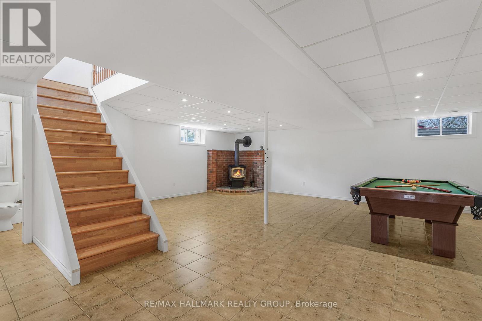 1 CLARENCE COURT - 21