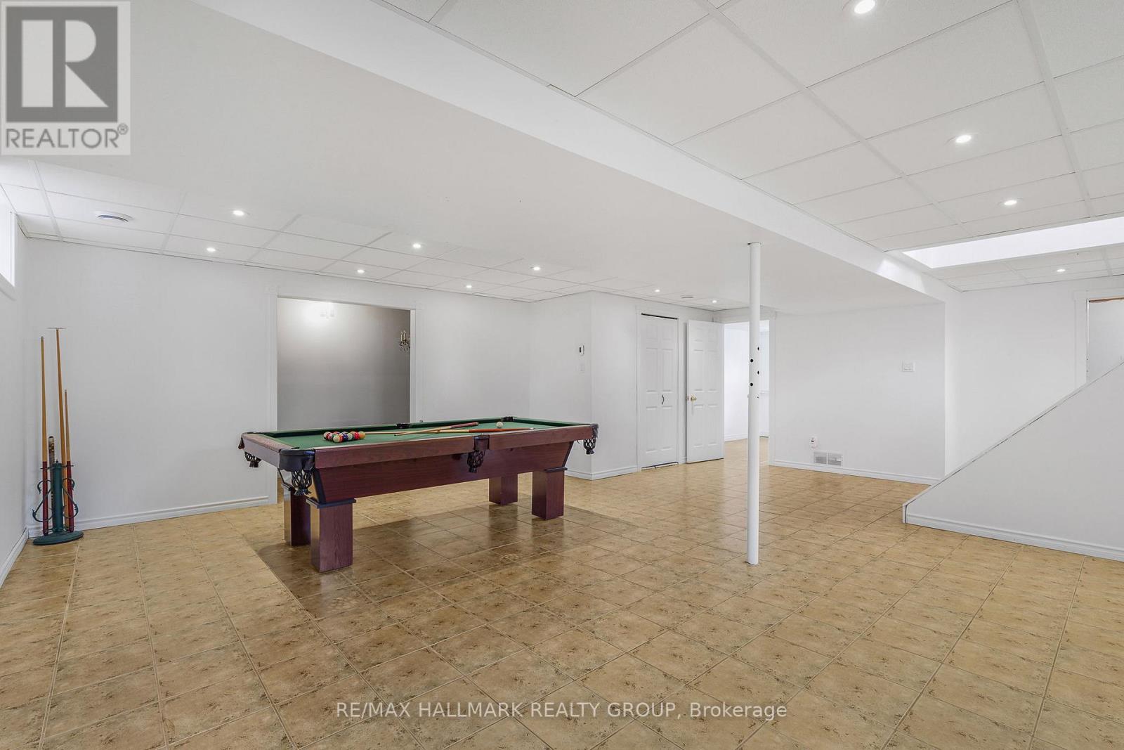1 CLARENCE COURT - 23