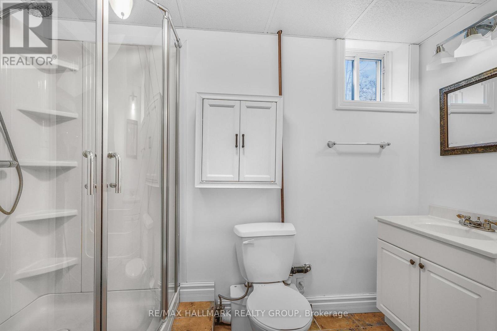1 CLARENCE COURT - 24