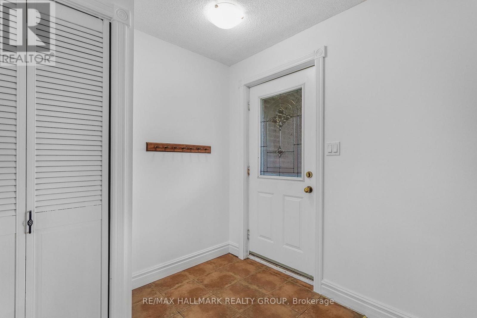 1 CLARENCE COURT - 5