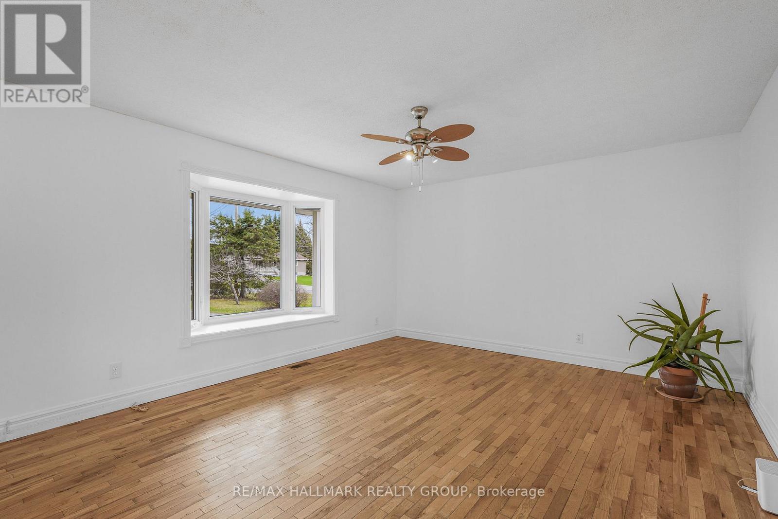 1 CLARENCE COURT - 6