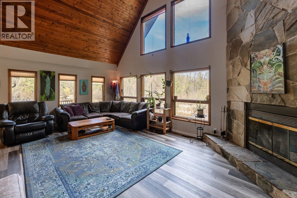 4408 Slocan  River Road - 13