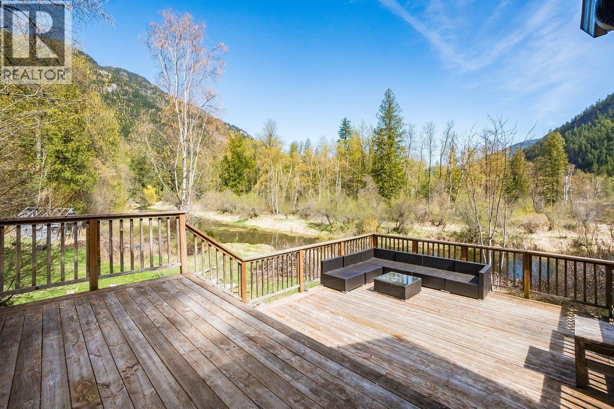 4408 Slocan  River Road - 46