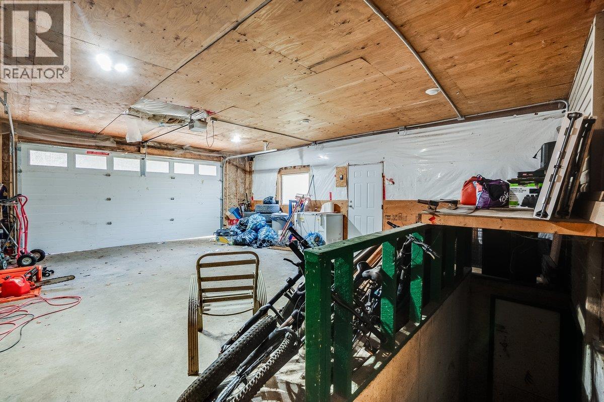 4408 Slocan  River Road - 48