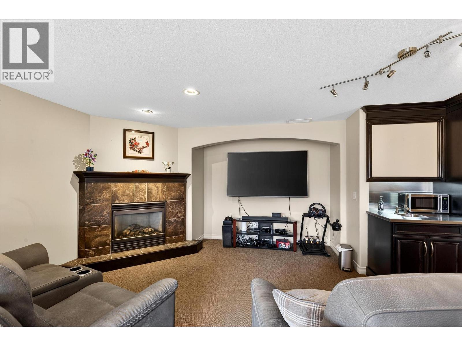 2288 Capistrano Drive, Kelowna