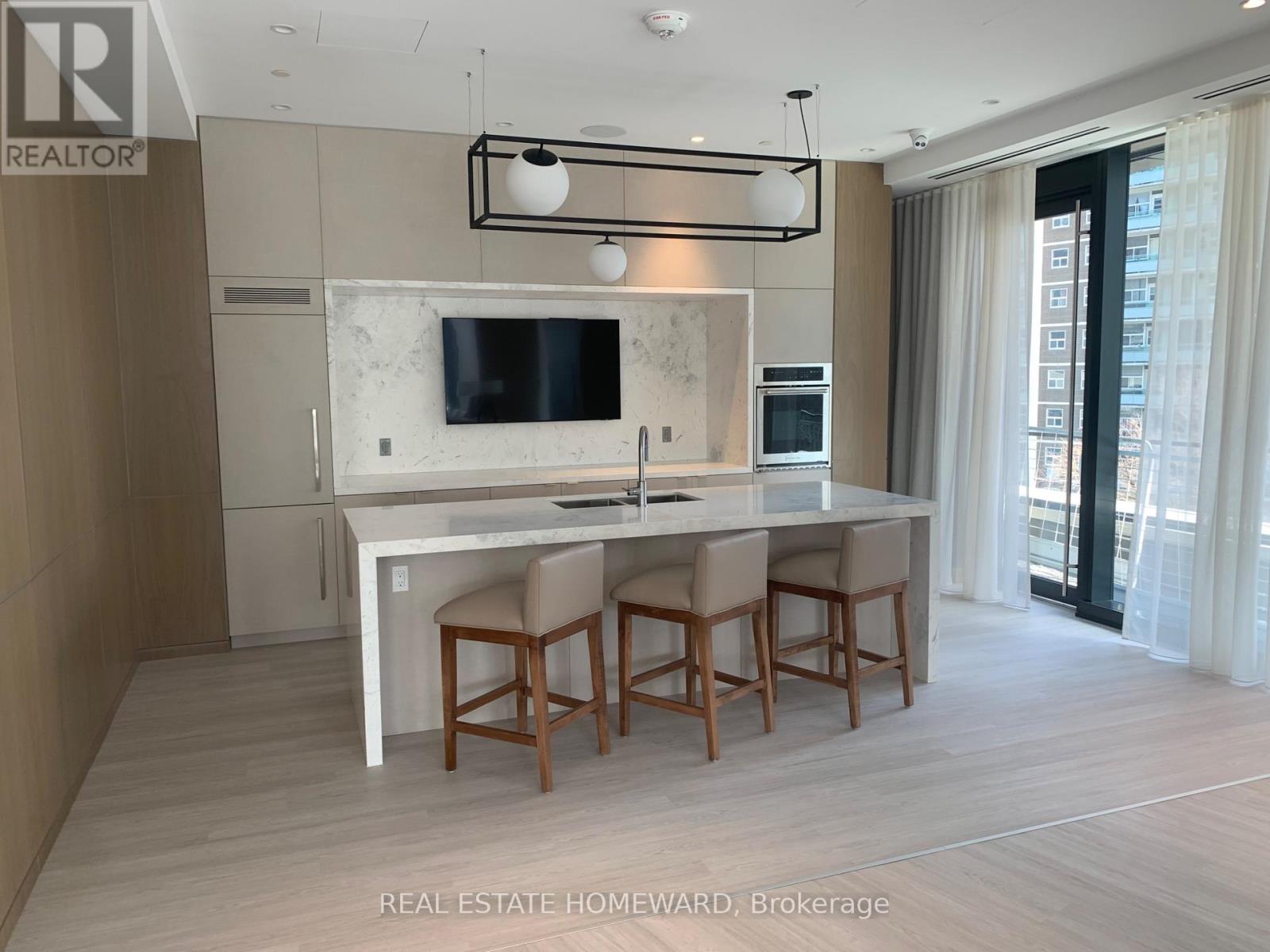 #1118 585 BLOOR STREET E - 22