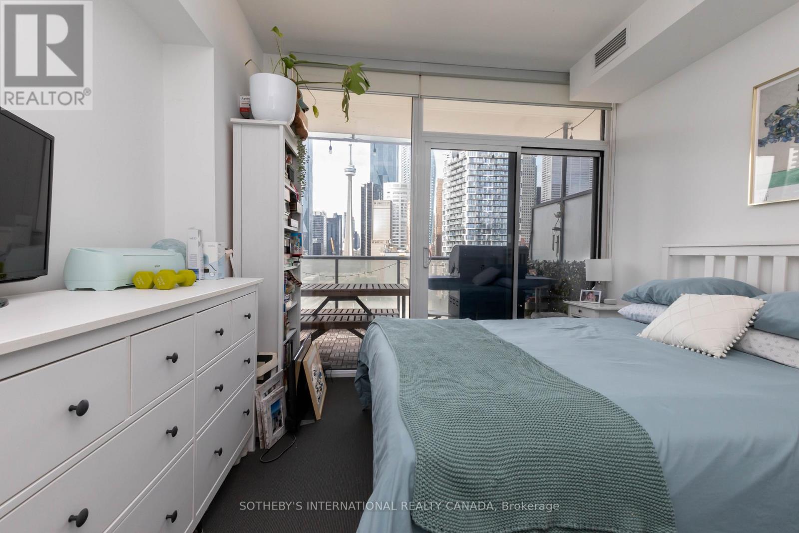 #1215 1 MARKET STREET - 10
