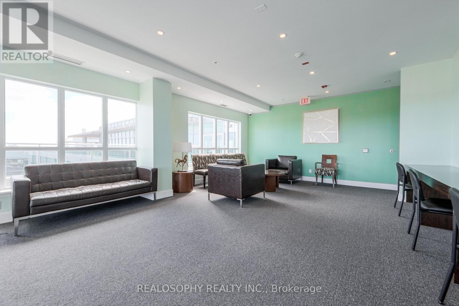 421 - 60 FAIRFAX CRESCENT — photo 24