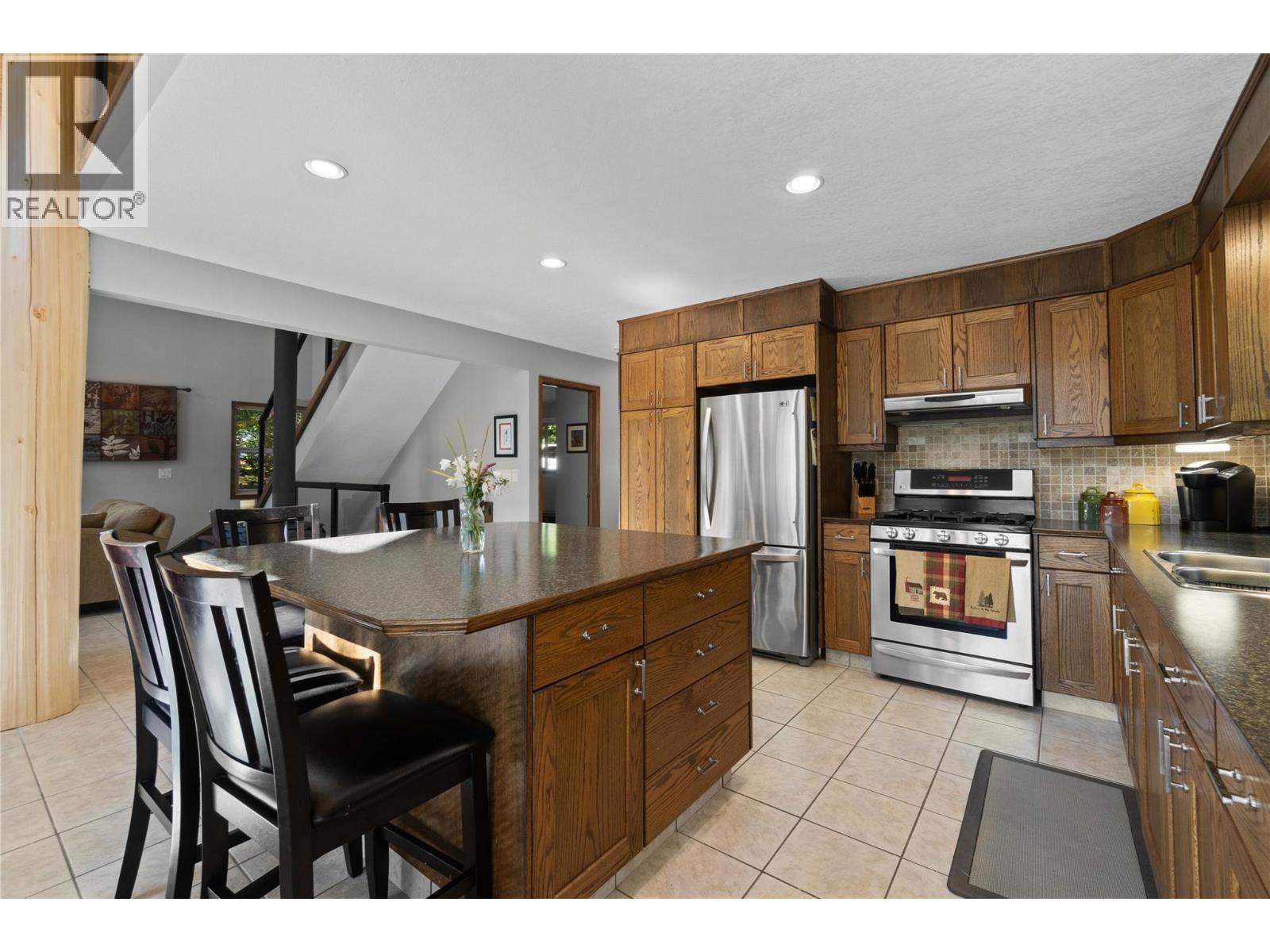 #12 & 13 9000 Seymour Arm Main FSR - 19