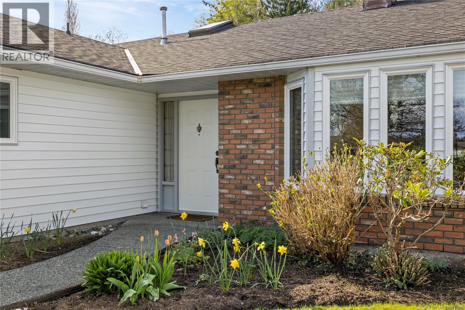 1314 Lanyon Dr - Image 3