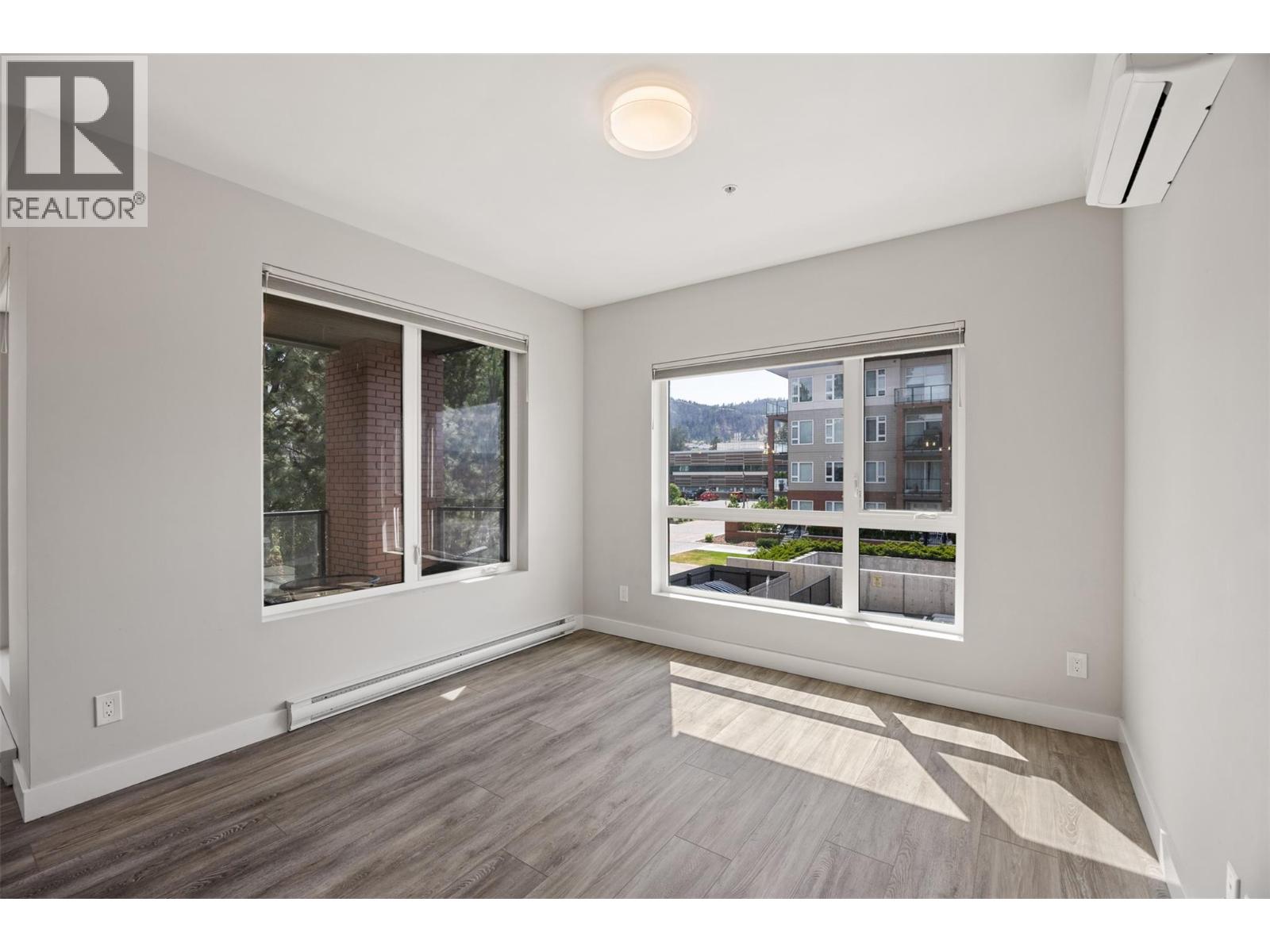 #207 875 University Drive - 14