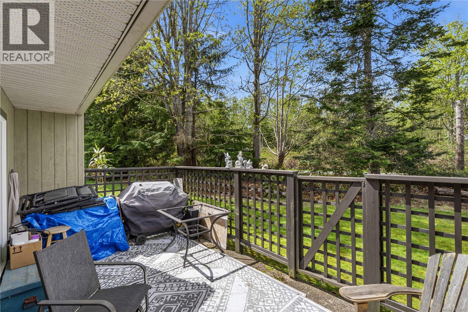 #3 3350 ISLAND HWY - 26