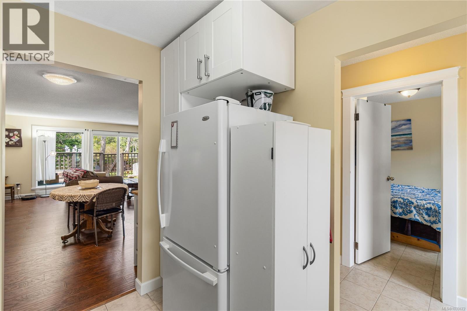 #3 3350 ISLAND HWY - 8