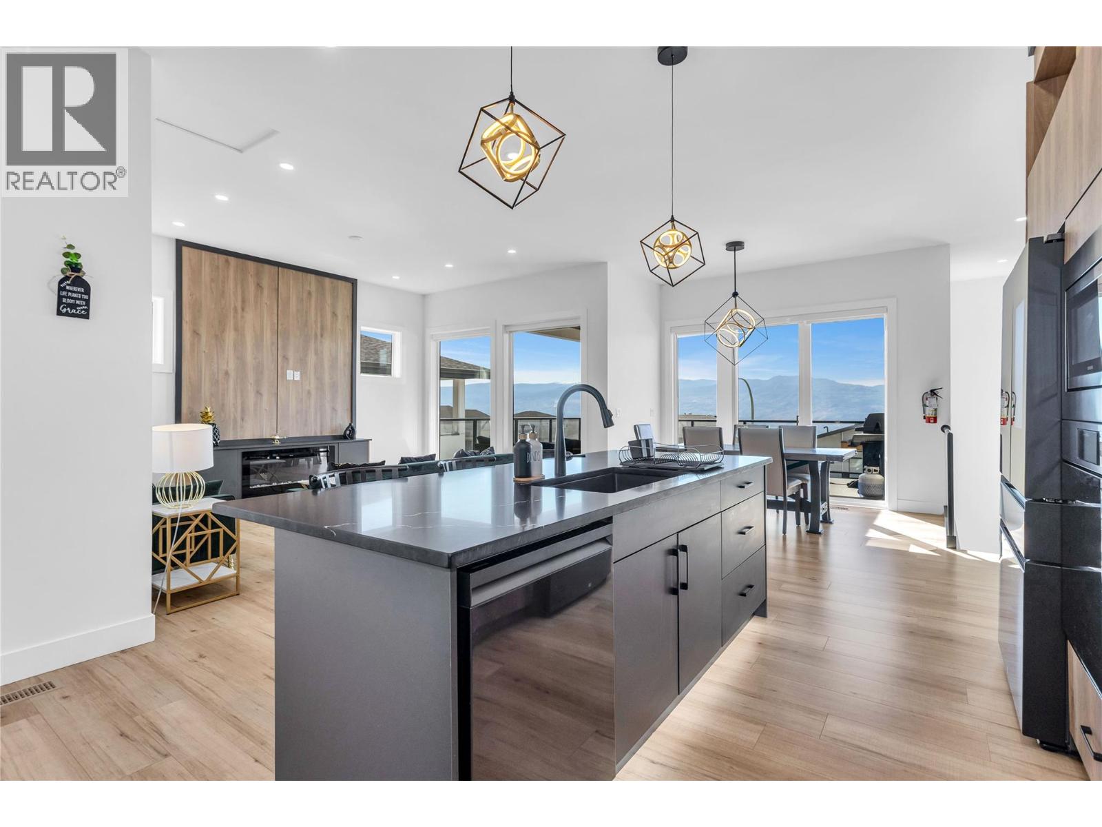  2842 Copper Ridge Drive, West Kelowna