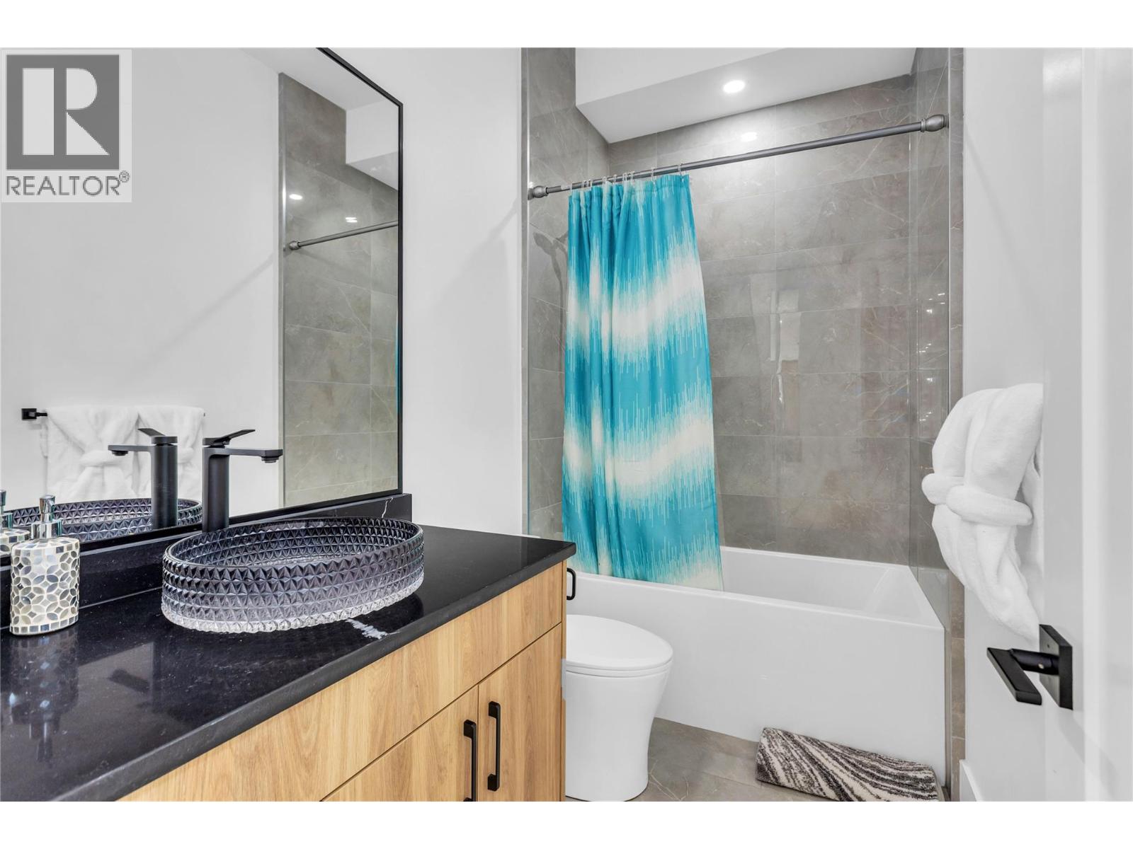  2842 Copper Ridge Drive, West Kelowna