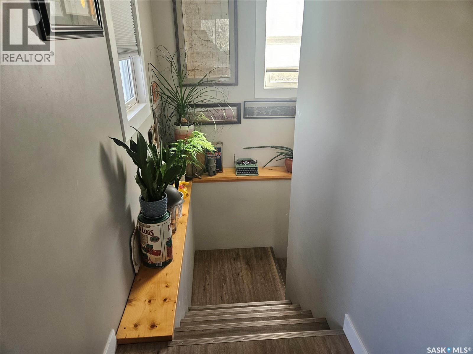 20 15th AVENUE SE - 16