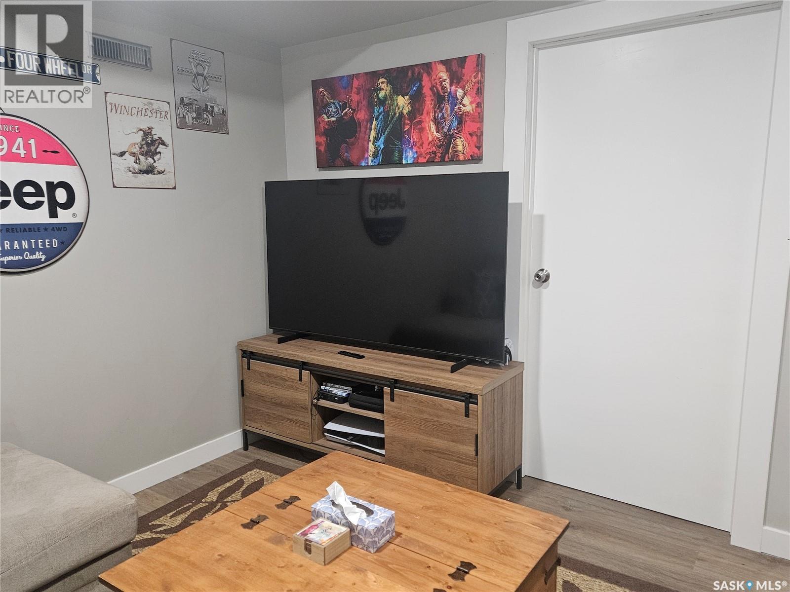 20 15th AVENUE SE - 20