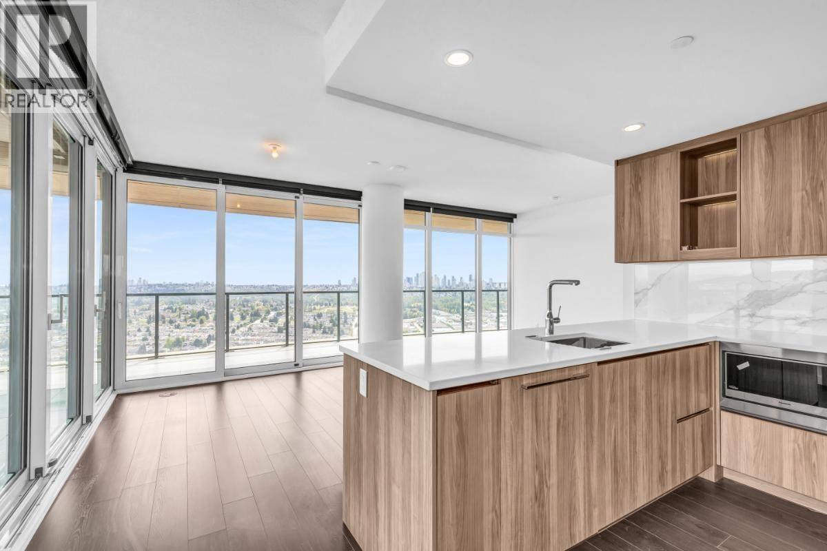 5206 4880 LOUGHEED HIGHWAY