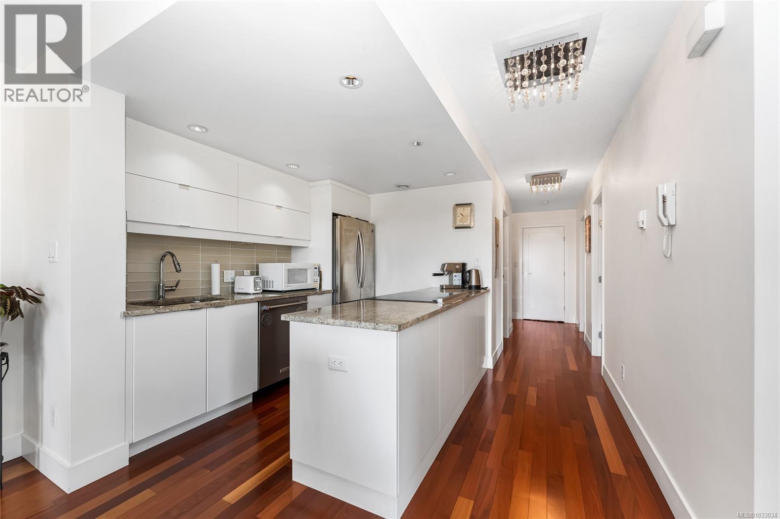 205 2910 Cook Street, Victoria