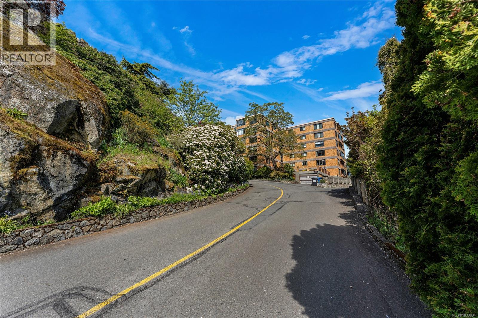 205 2910 Cook Street, Victoria