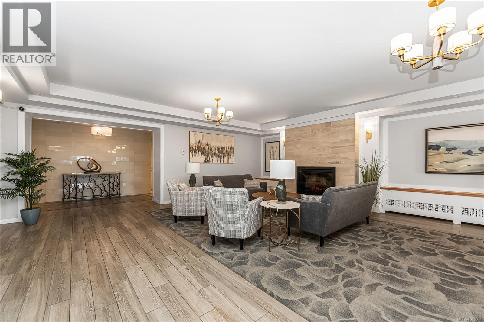 #205 2910 Cook St - 22
