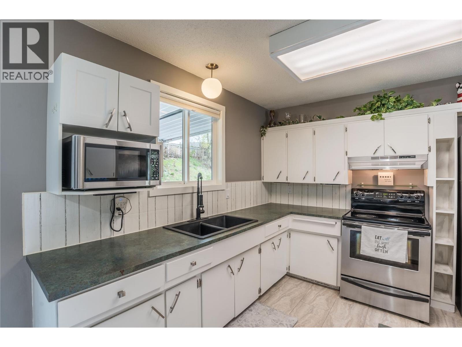 12408 CAMPBELL Crescent, Summerland