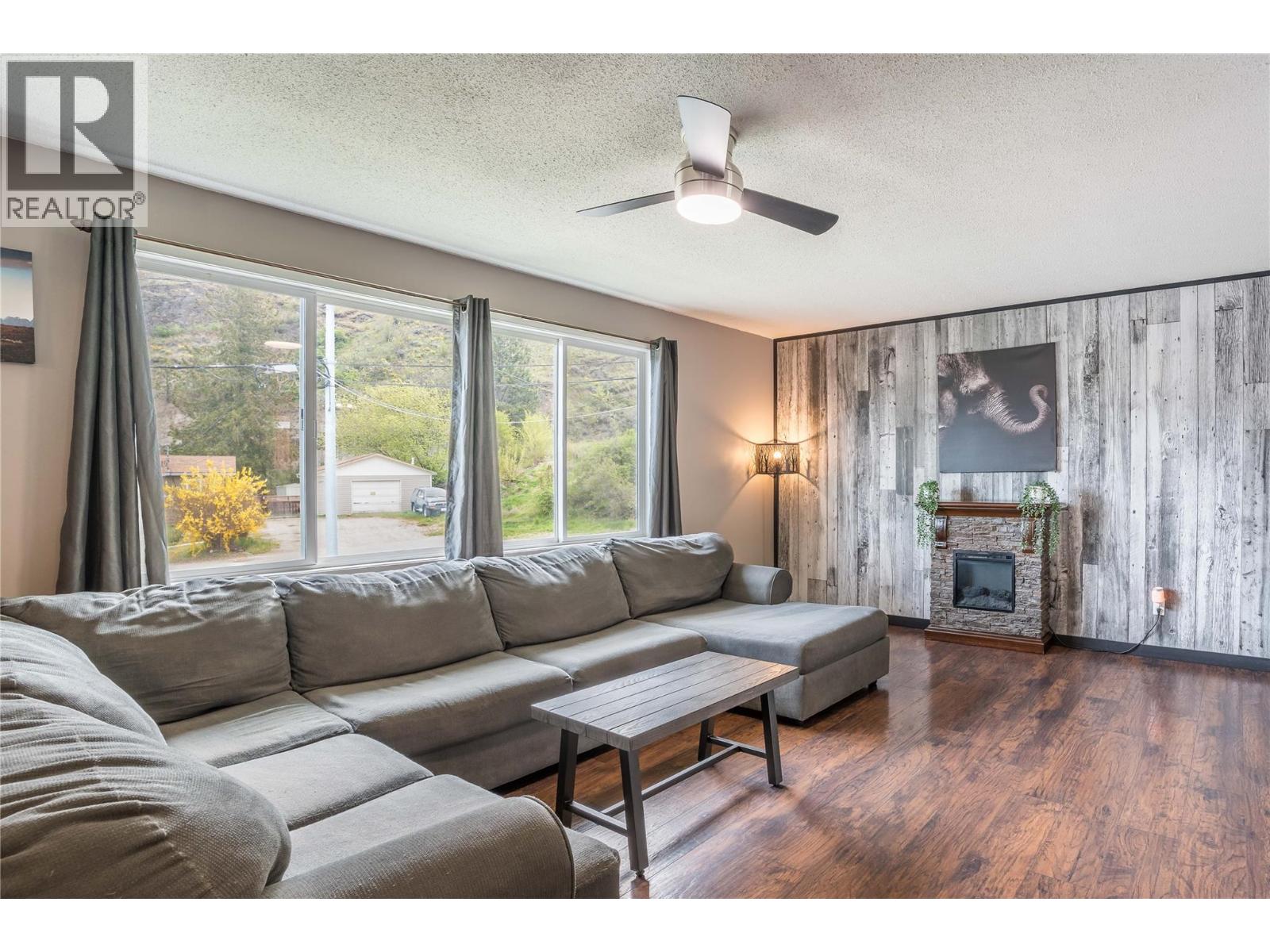 12408 CAMPBELL Crescent, Summerland