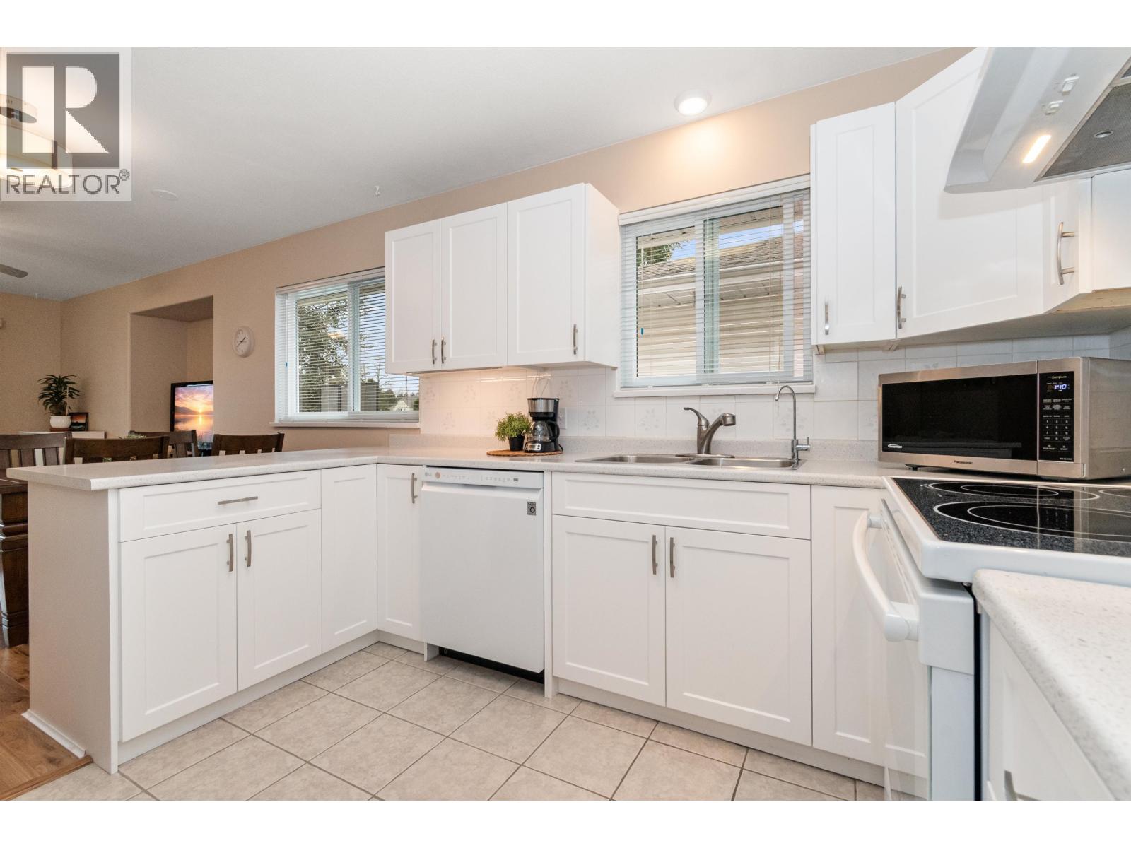 3268 VINCENT STREET, Port Coquitlam