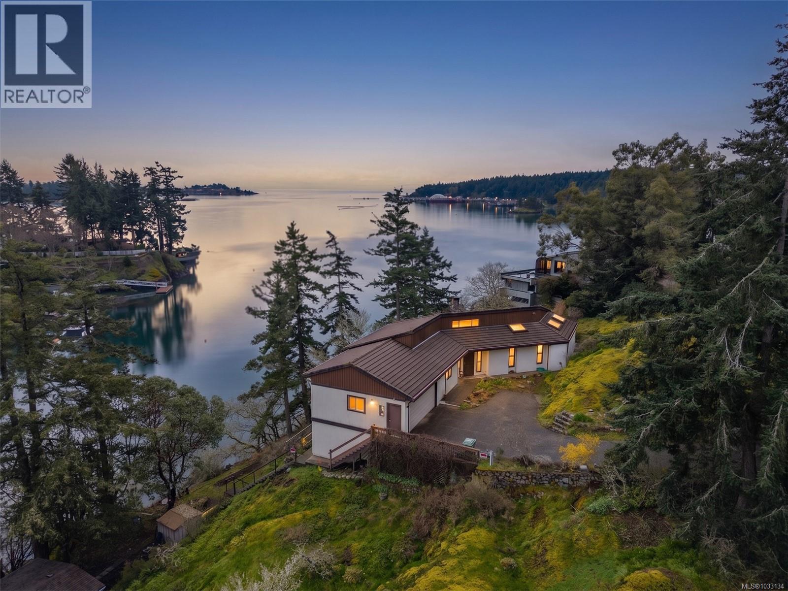  312 Bessborough Avenue, View Royal