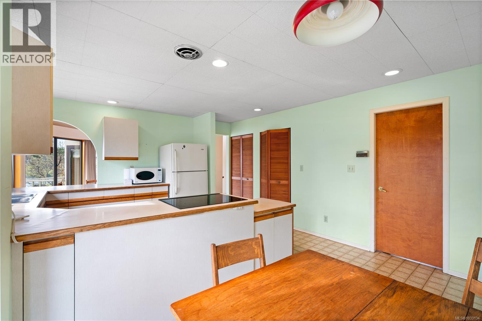  312 Bessborough Avenue, View Royal