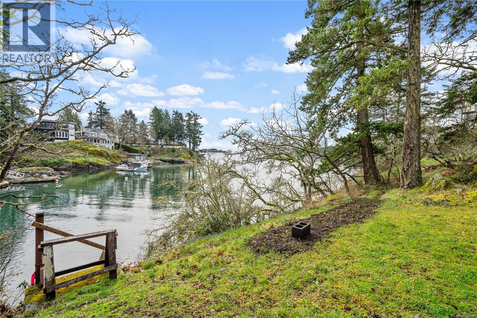  312 Bessborough Avenue, View Royal