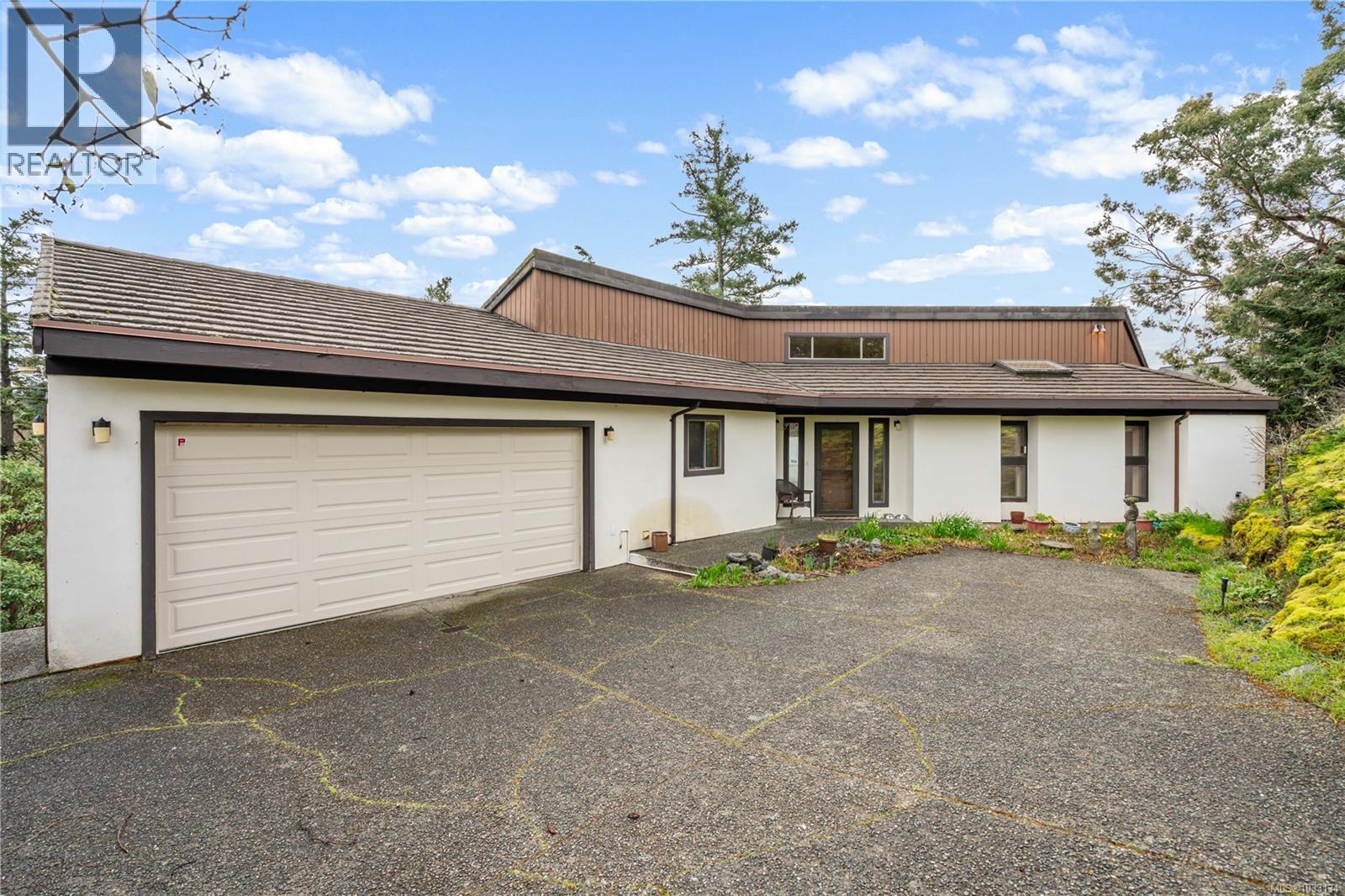  312 Bessborough Avenue, View Royal