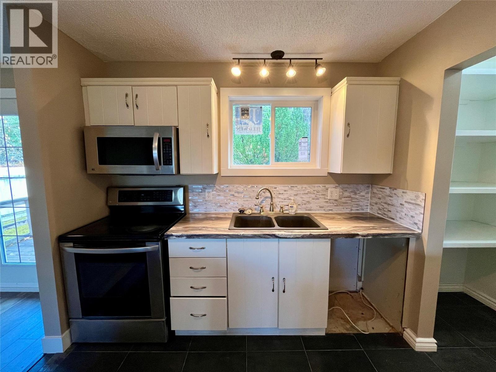 148 Gwillim Crescent - 7