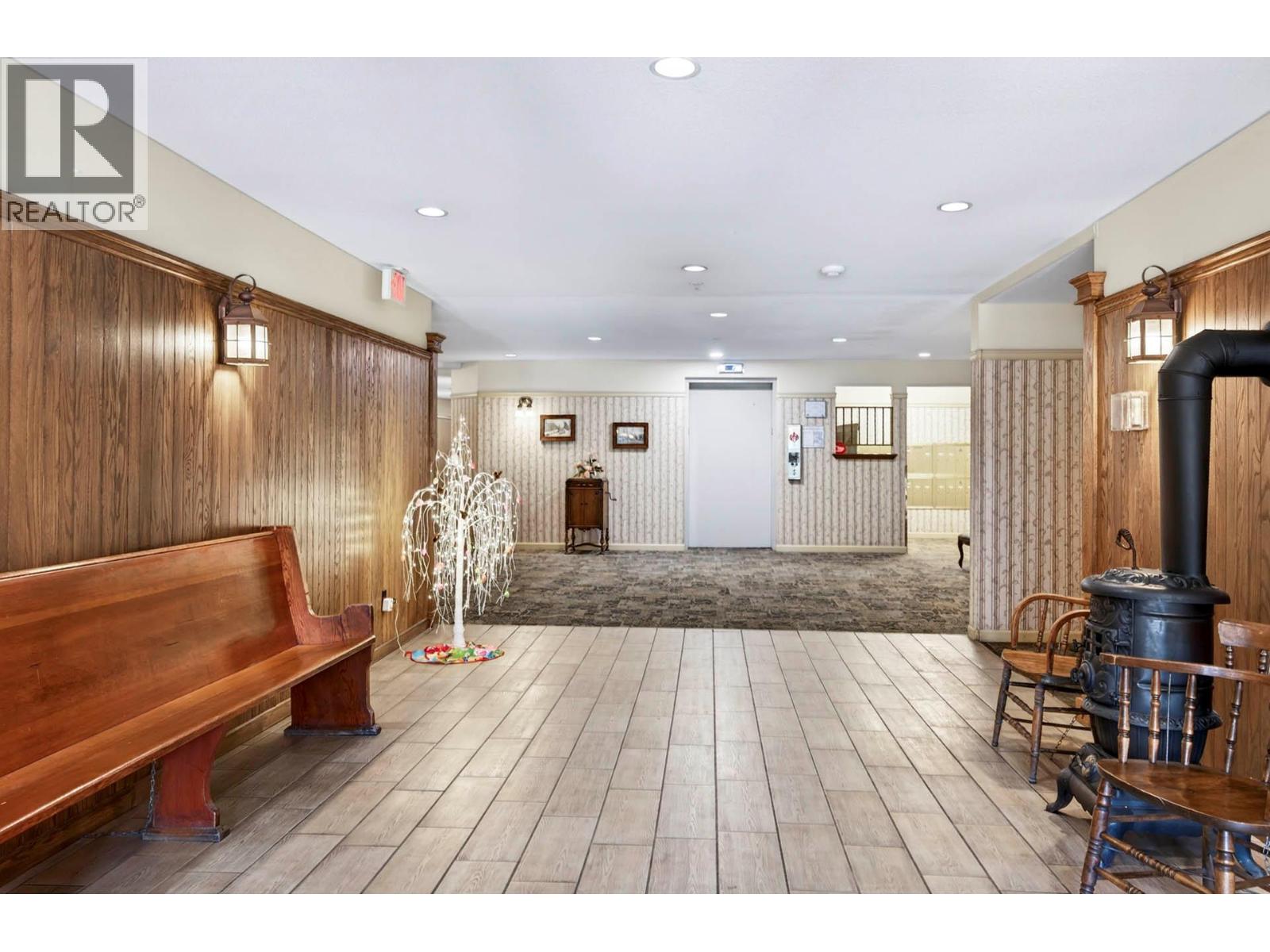 #209 490 Lorne Street - 25