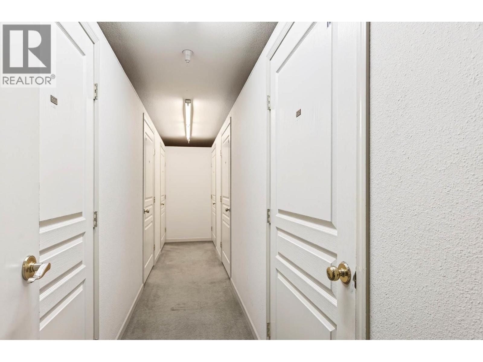 #209 490 Lorne Street - 32