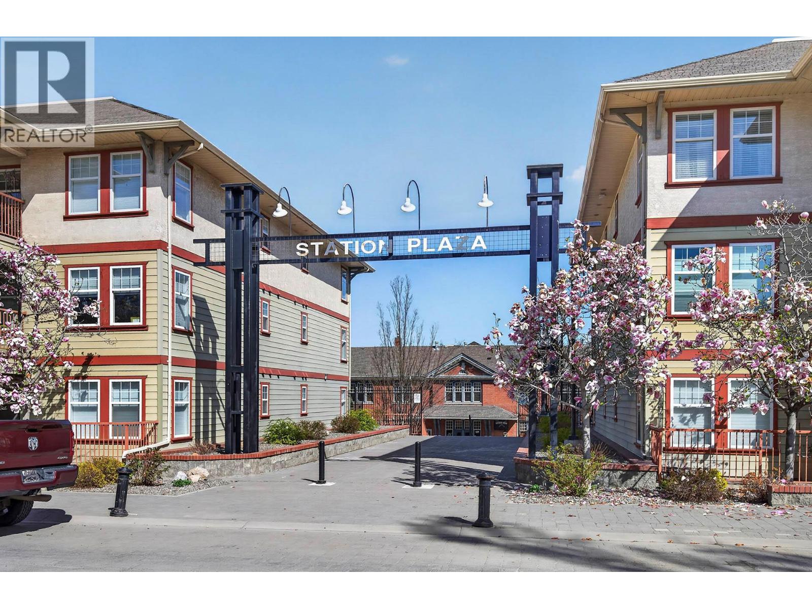 #209 490 Lorne Street - 33