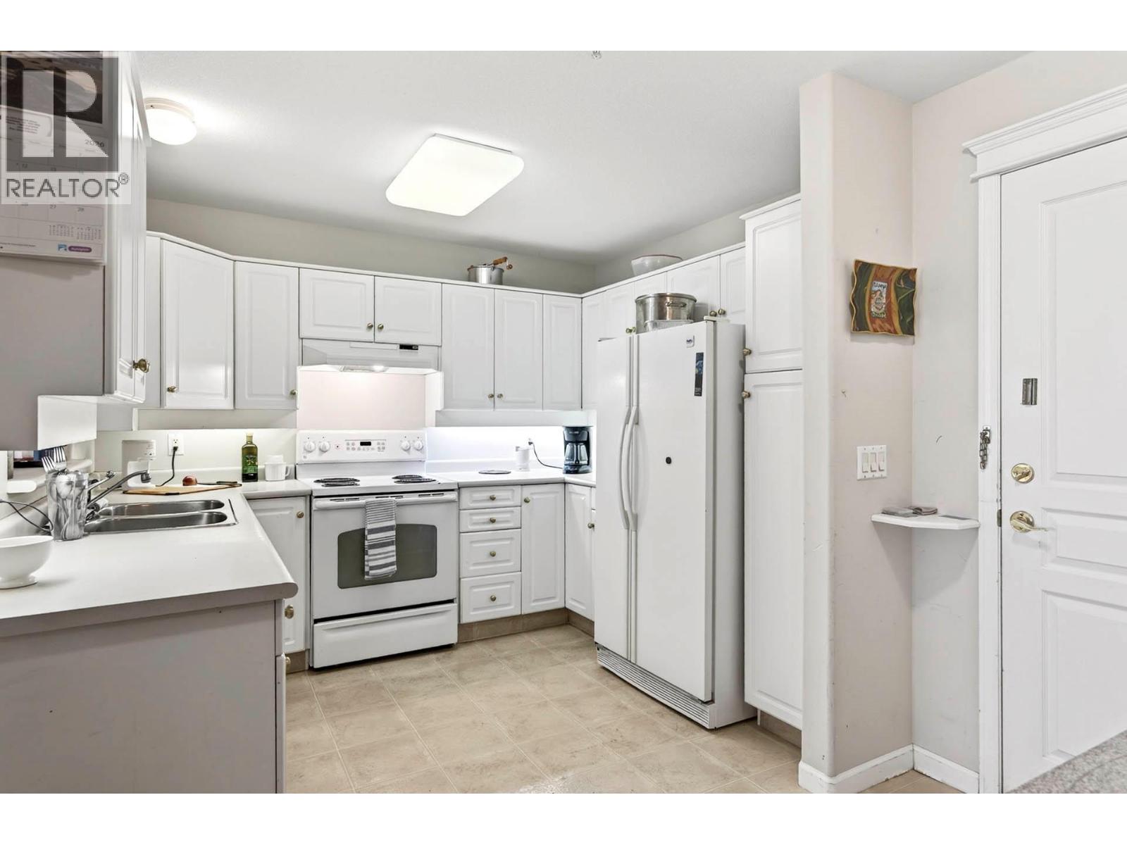 #209 490 Lorne Street - 5