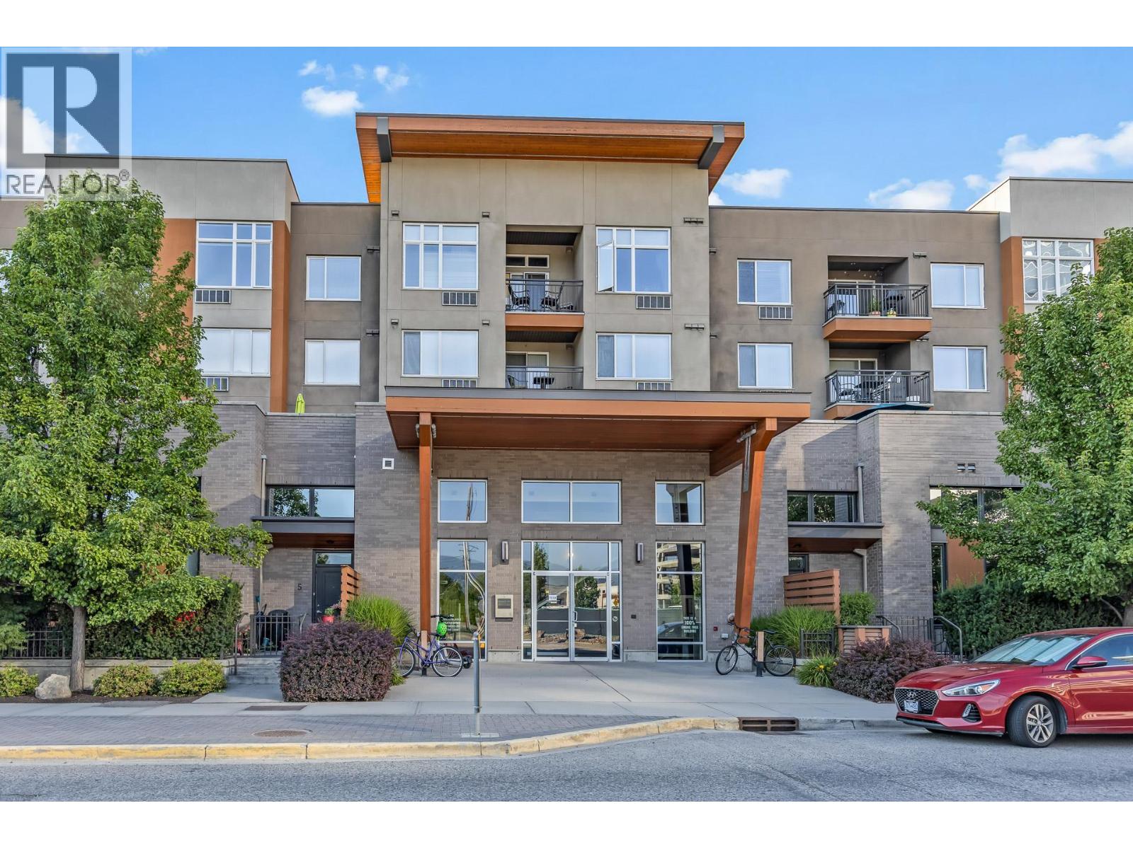 #222-1550 Dickson Avenue, Kelowna