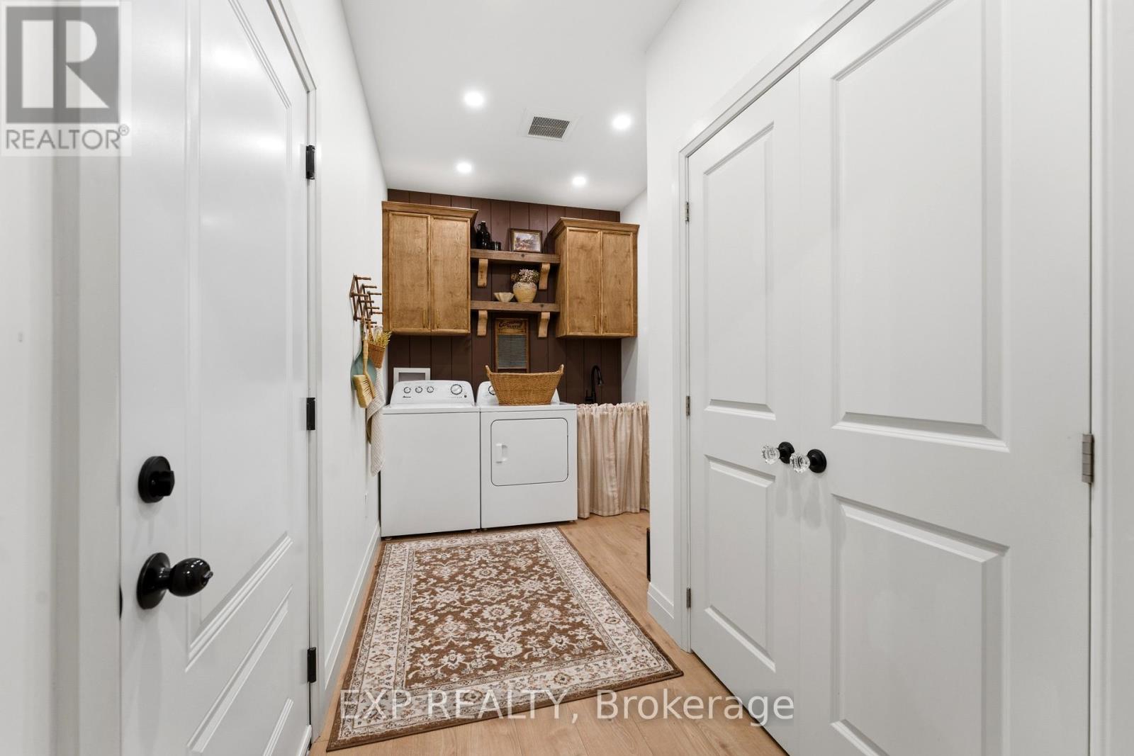 11 LIPSON AVENUE — photo 30
