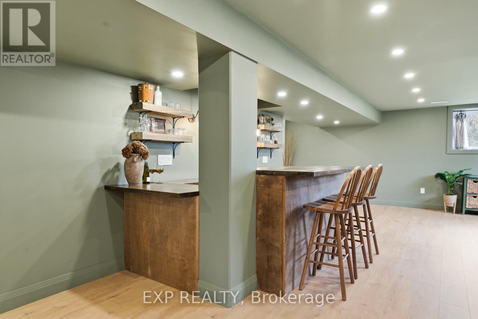 11 LIPSON AVENUE — photo 35