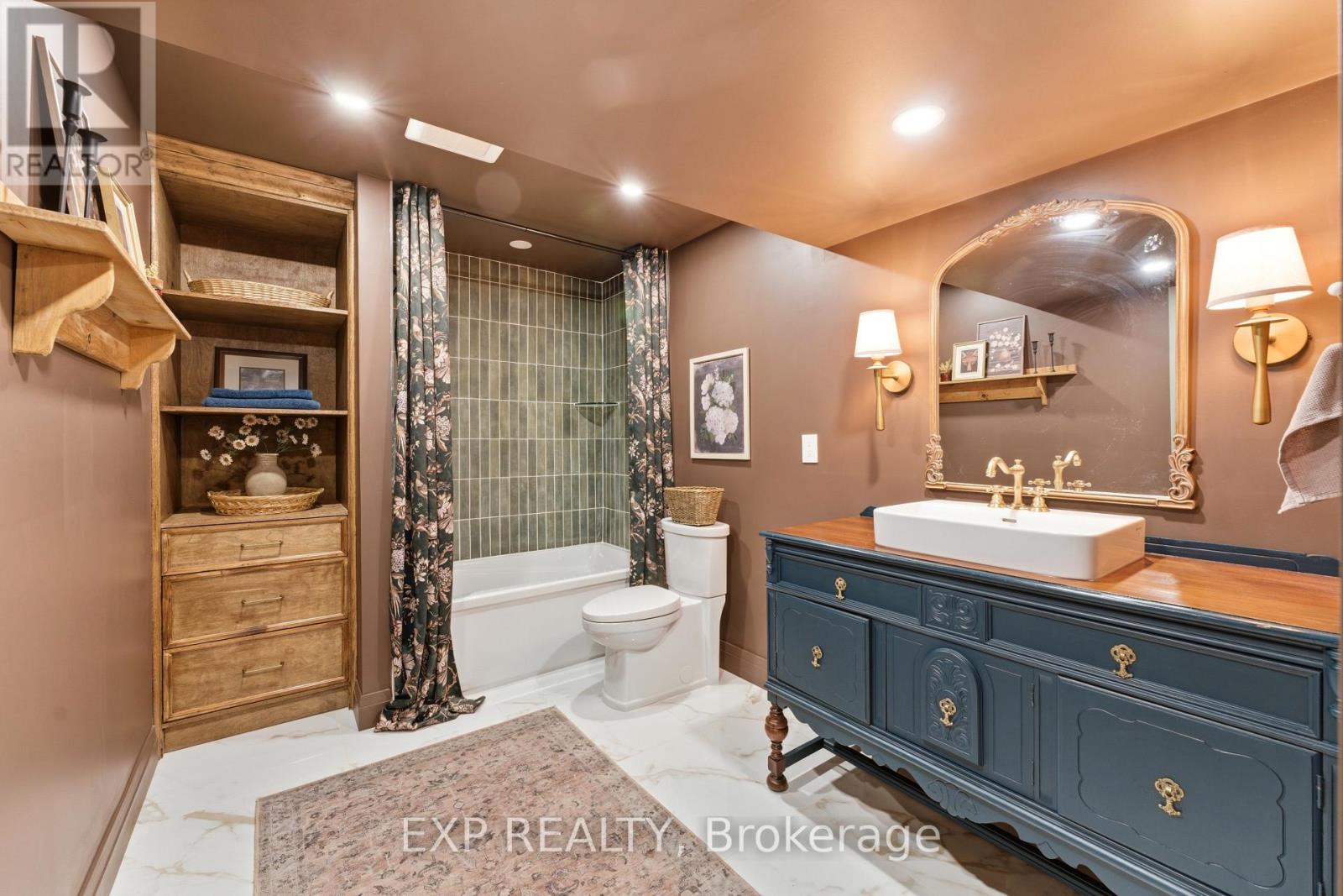 11 LIPSON AVENUE — photo 37